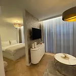 Wave Tyballtic 7th Floor With Two Bedrooms And Sea View! شقة *