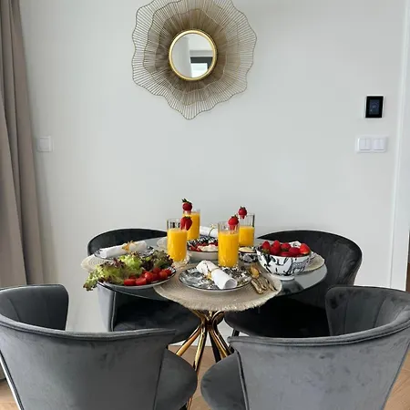 Wave Tyballtic 7th Floor With Two Bedrooms And Sea View! Apartmán